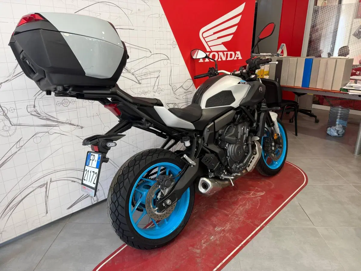 Yamaha MT-07 Y-AMT (2025 - 26) (5)