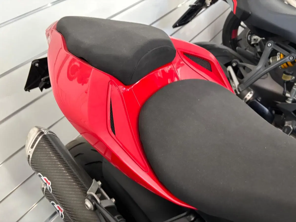 Ducati Streetfighter (2009 - 12) (7)