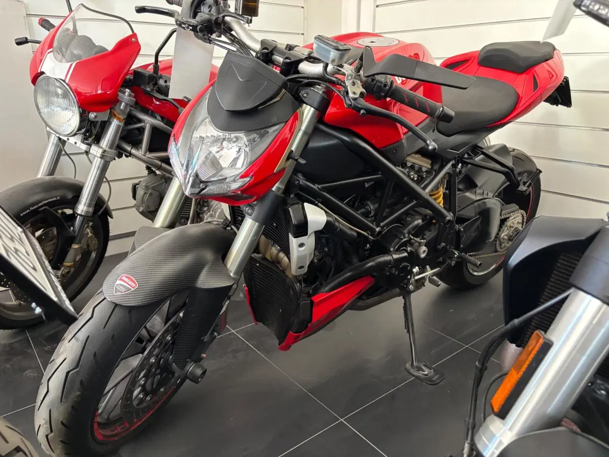 Ducati Streetfighter (2009 - 12) (8)