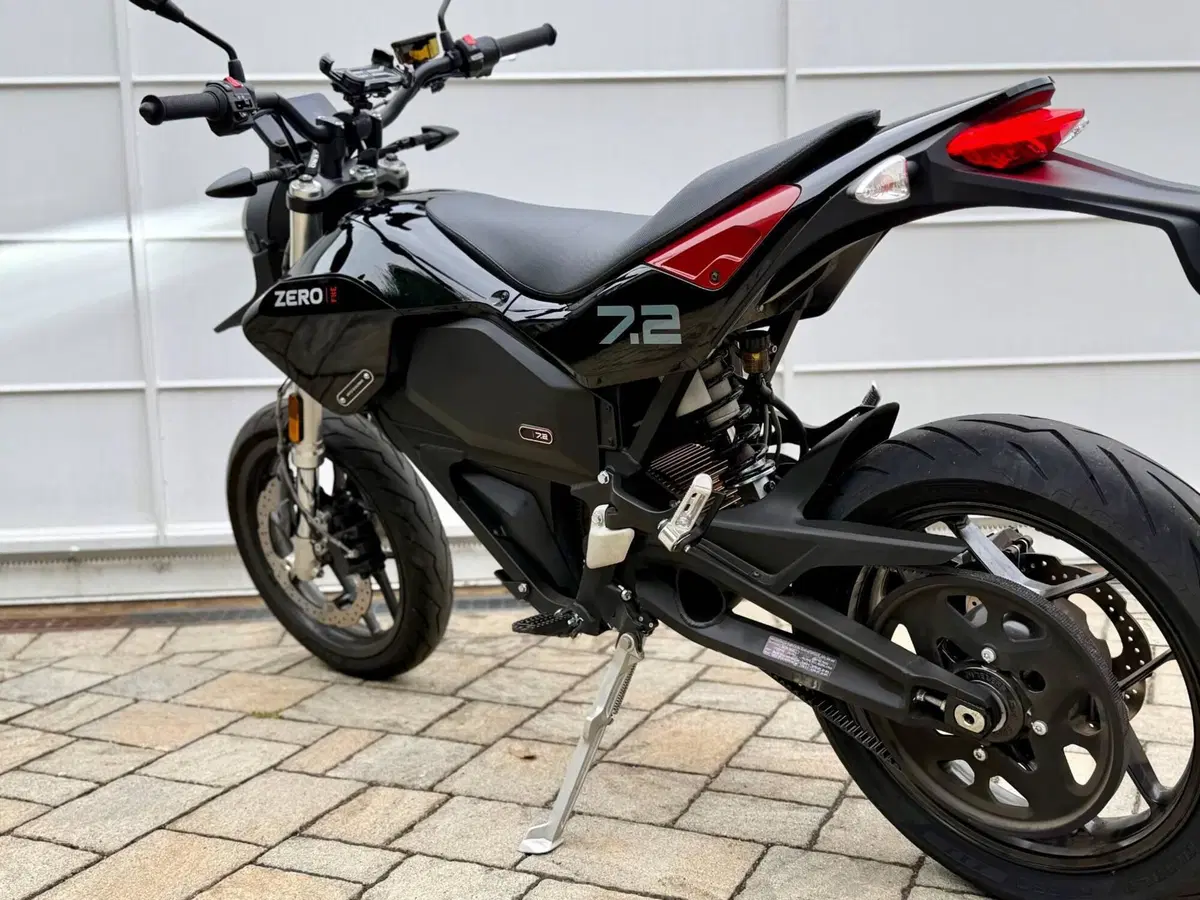 Zero FXE (2022 - 25) (6)