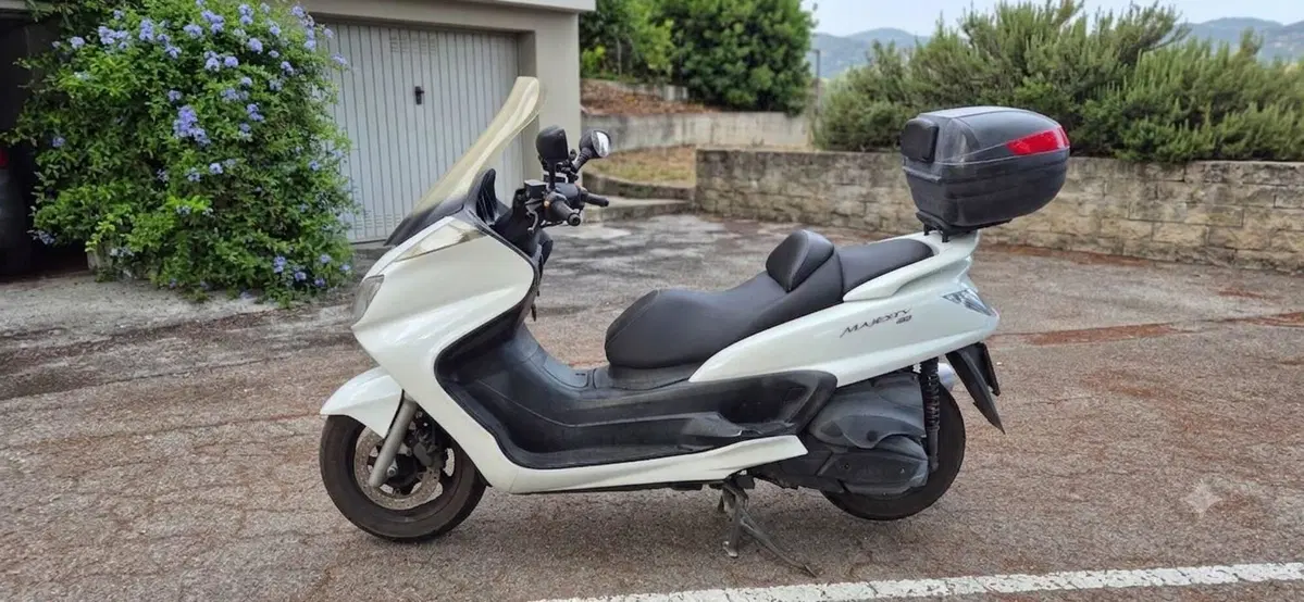 Yamaha Majesty 400 (2004 - 08) (2)