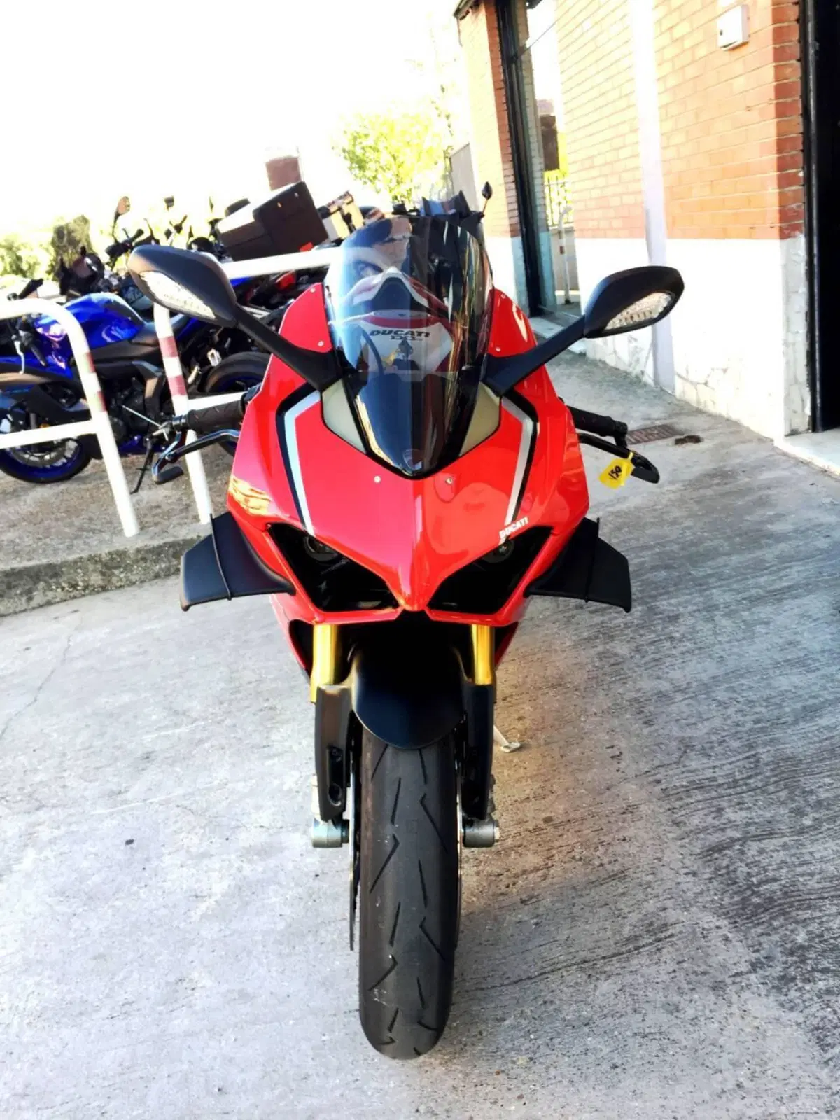 Ducati Panigale V4 S 1100 (2021) (3)