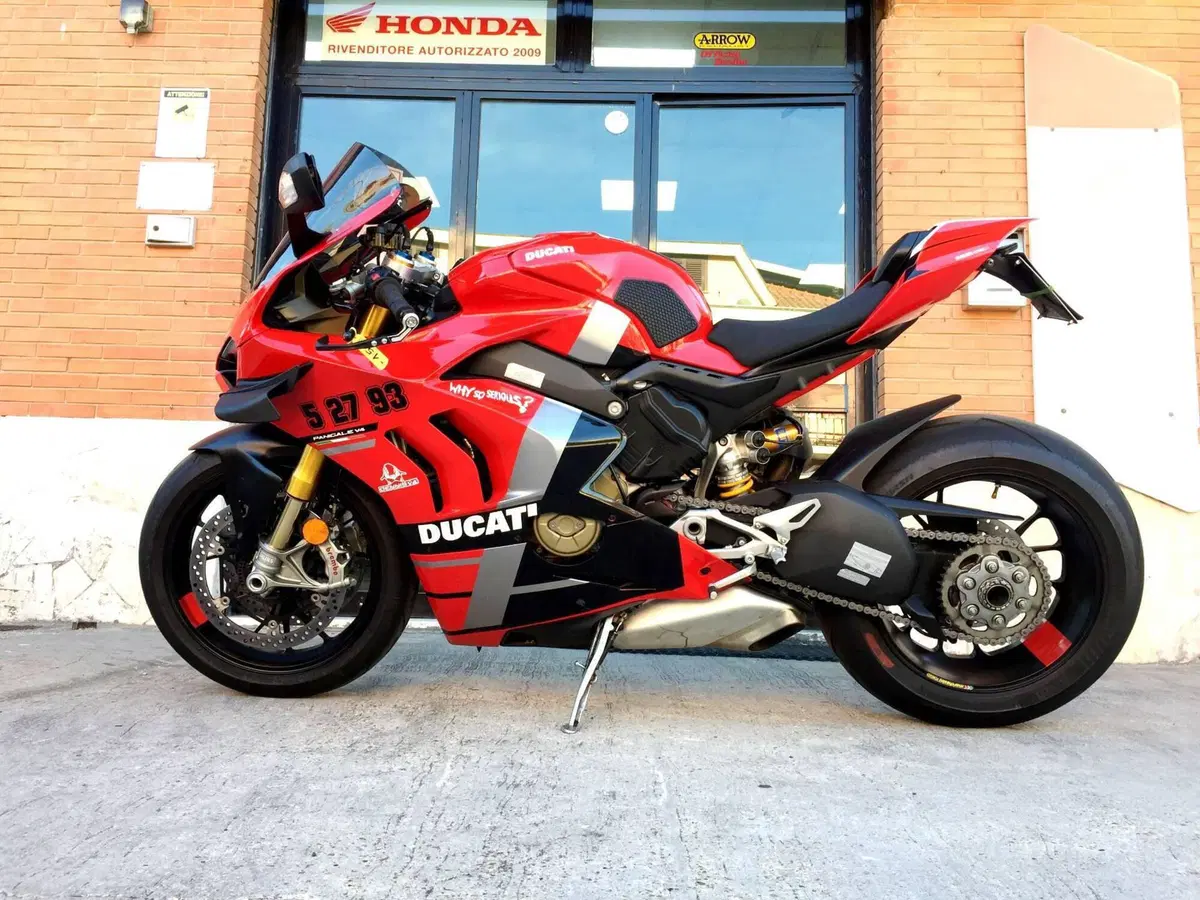 Ducati Panigale V4 S 1100 (2021) (5)
