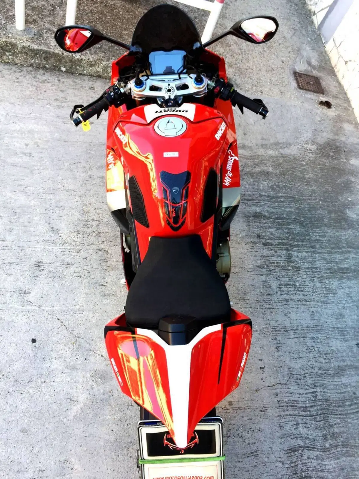 Ducati Panigale V4 S 1100 (2021) (9)