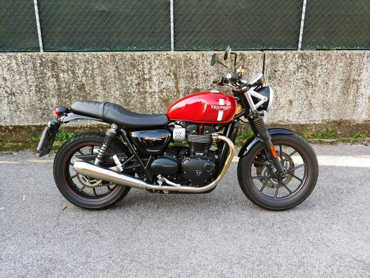 Triumph Street Twin 900 (2017 - 18)