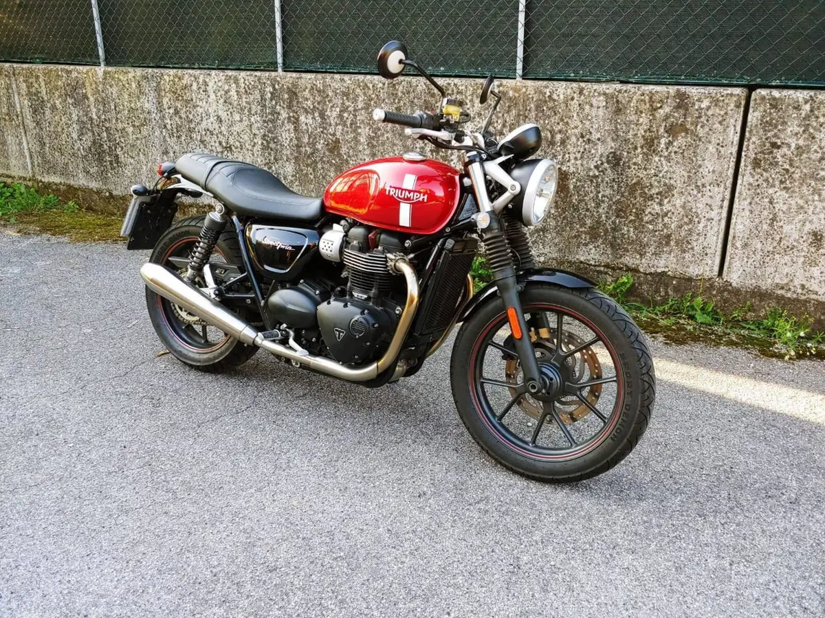 Triumph Street Twin 900 (2017 - 18) (2)
