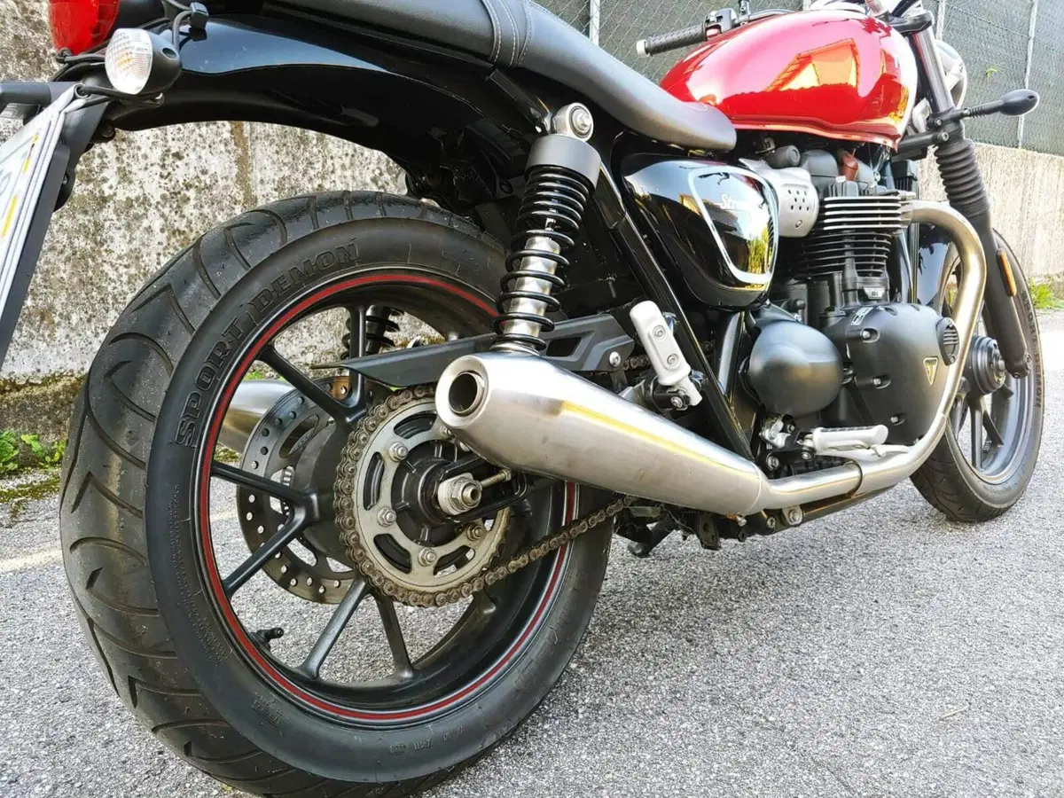 Triumph Street Twin 900 (2017 - 18) (4)