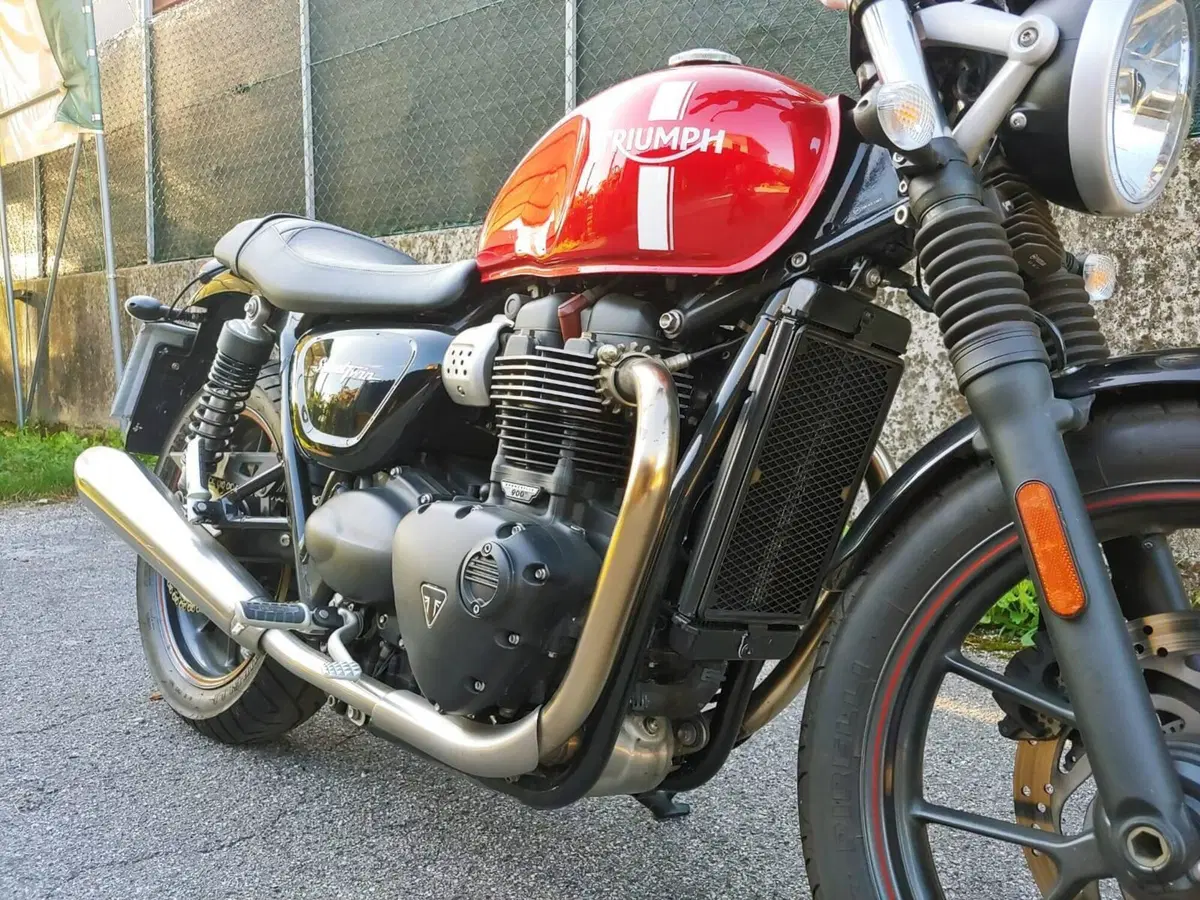 Triumph Street Twin 900 (2017 - 18) (5)