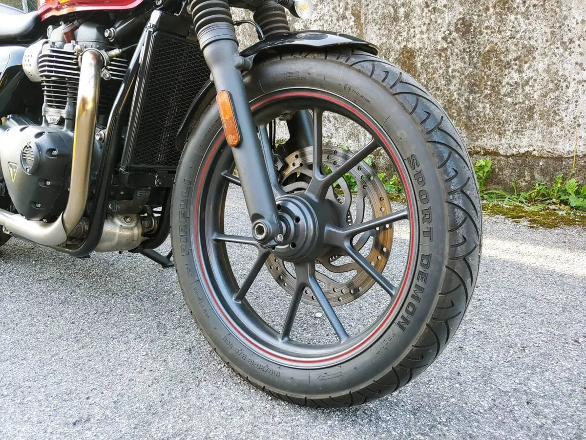 Triumph Street Twin 900 (2017 - 18) (7)