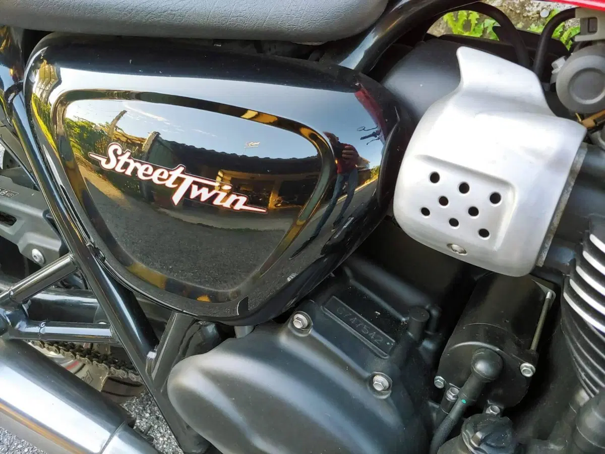 Triumph Street Twin 900 (2017 - 18) (10)