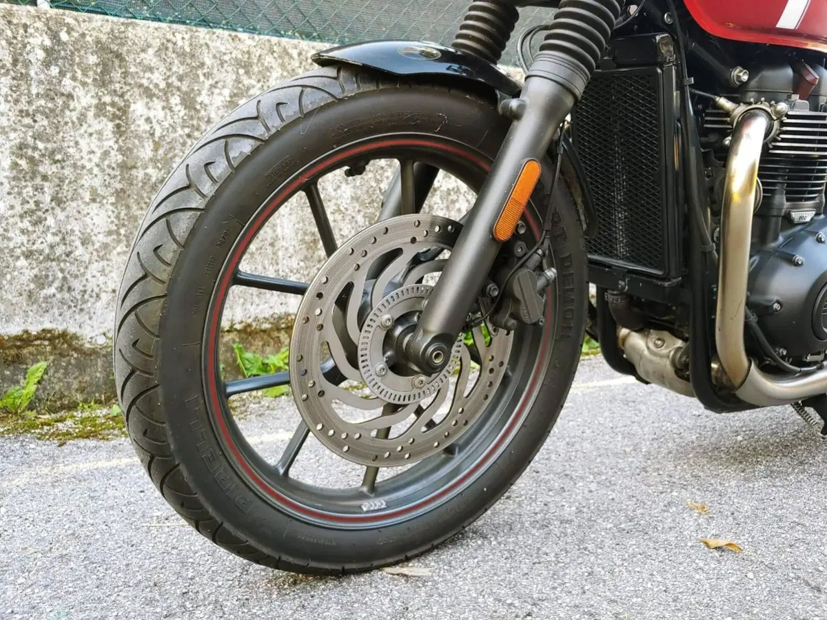Triumph Street Twin 900 (2017 - 18) (11)