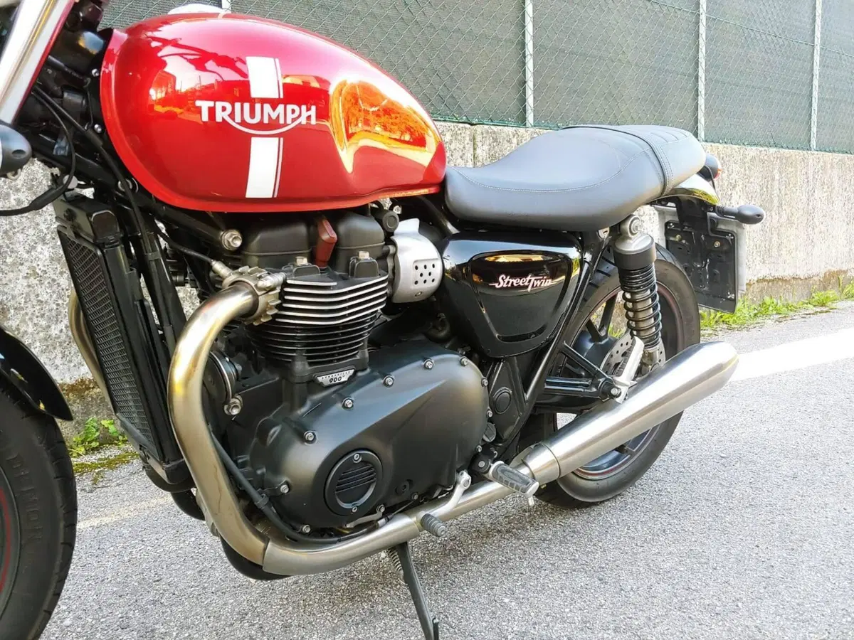 Triumph Street Twin 900 (2017 - 18) (14)