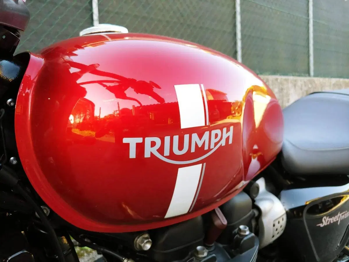 Triumph Street Twin 900 (2017 - 18) (15)