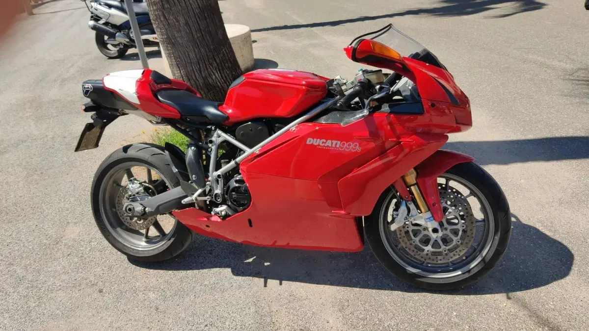 Ducati 996 S (2001)