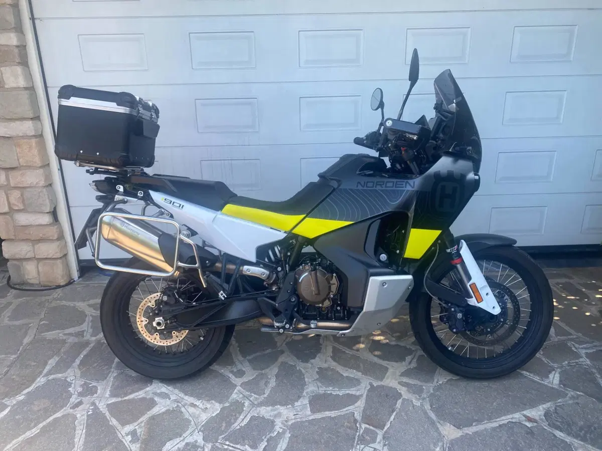 Husqvarna Norden 901 (2022 - 26)