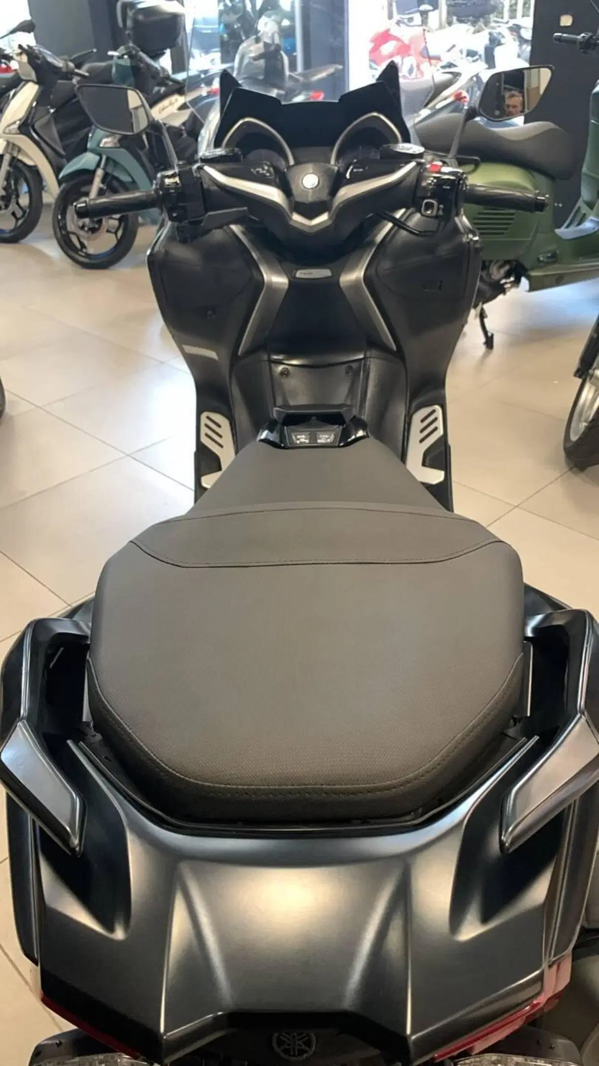 Yamaha T-Max 530 SX (2017 - 19) (4)