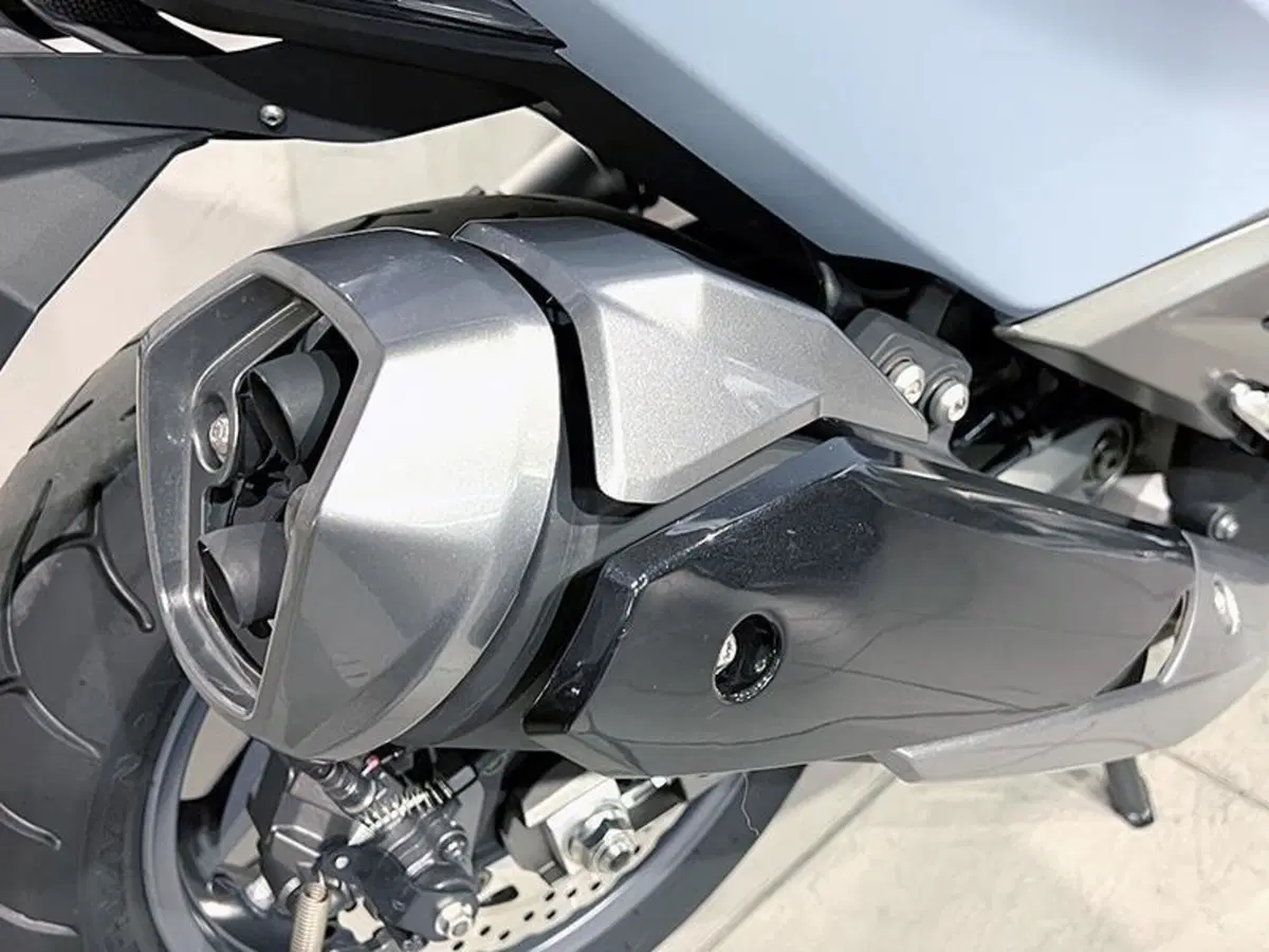 Kymco AK 550 ETS (2021 - 26) (4)
