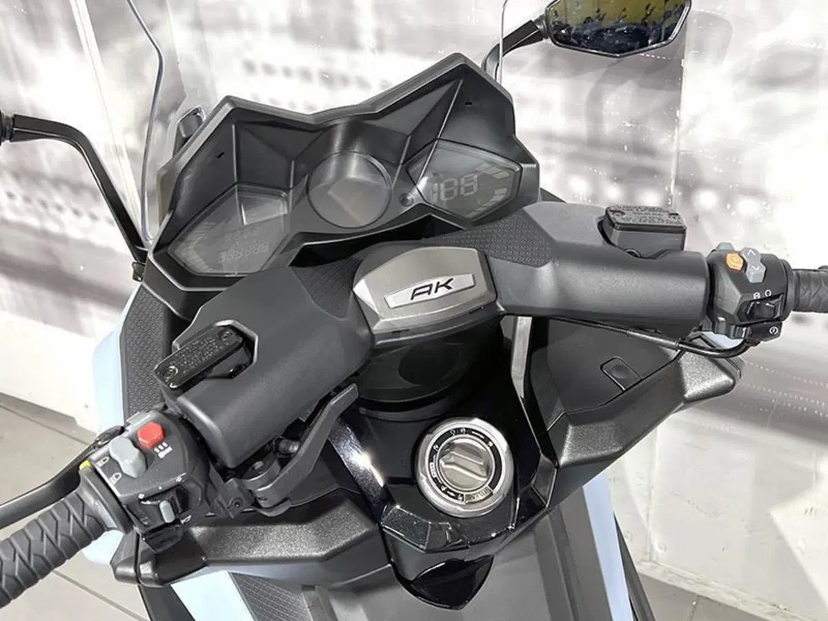 Kymco AK 550 ETS (2021 - 26) (6)