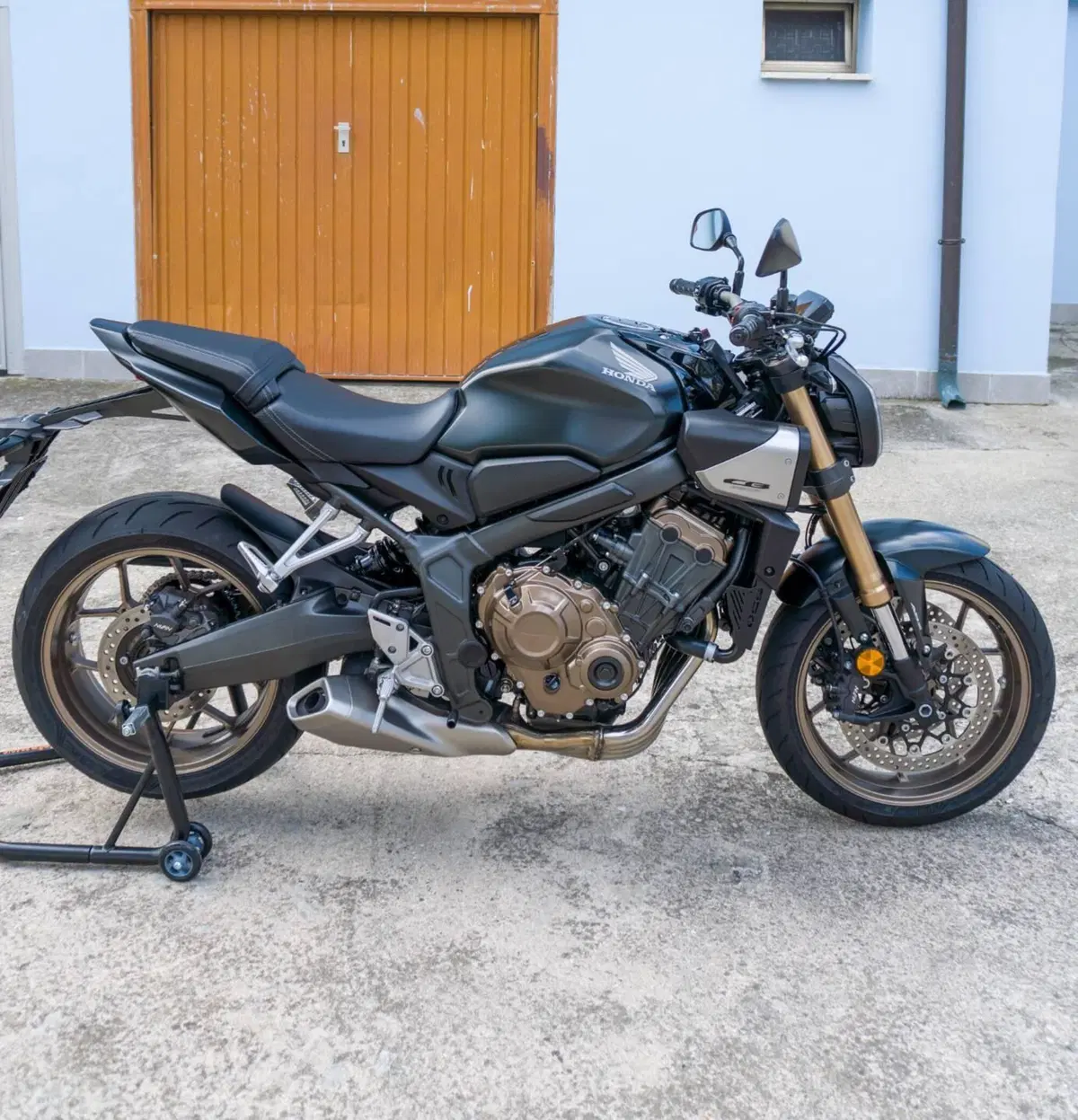 Honda CB 650 R (2024 - 25) (11)