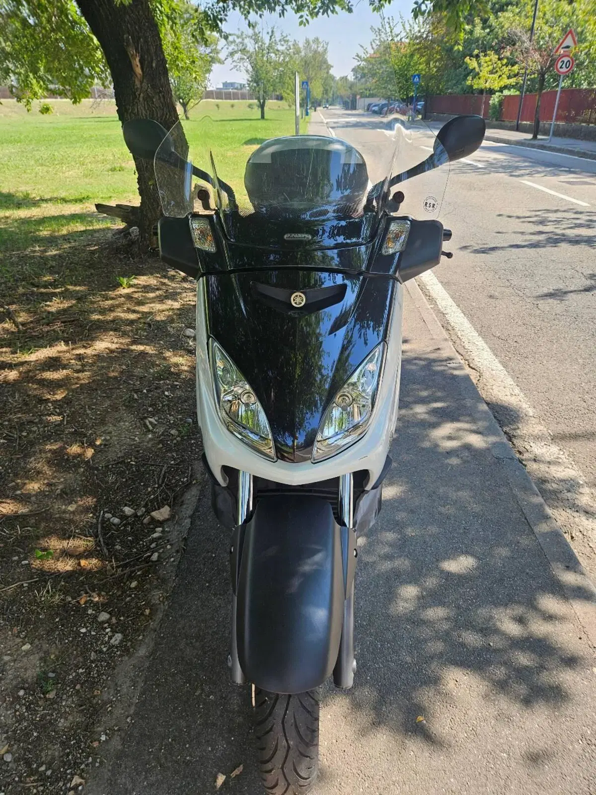 Yamaha X-Max 250 (2007 - 09) (4)
