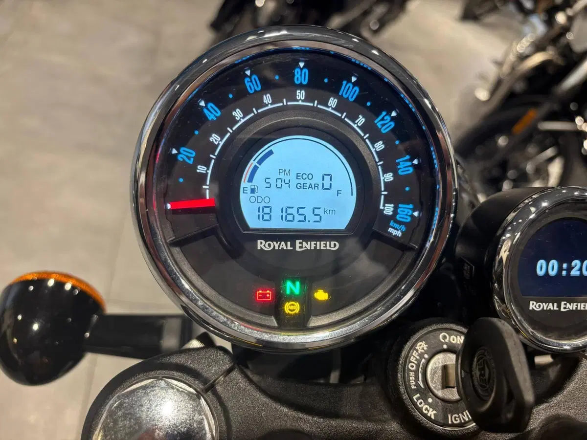 Royal Enfield Meteor 350 (2021 - 26) (6)