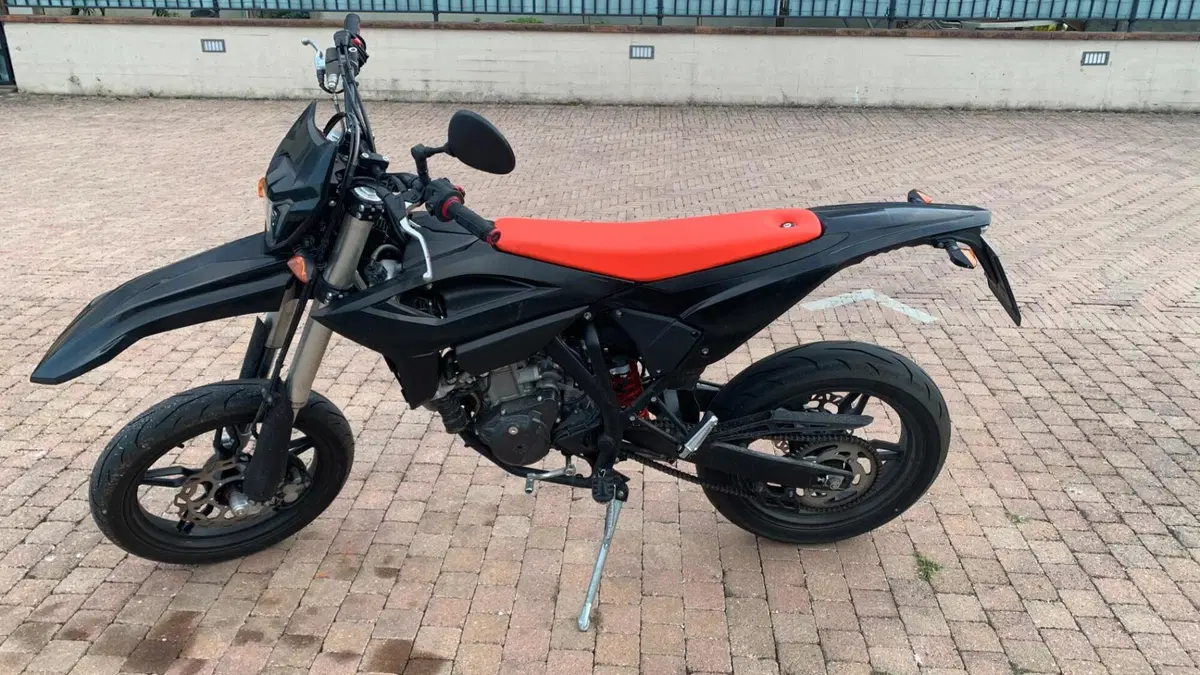 Betamotor RR 125 4T Motard T (2025 - 26) (2)
