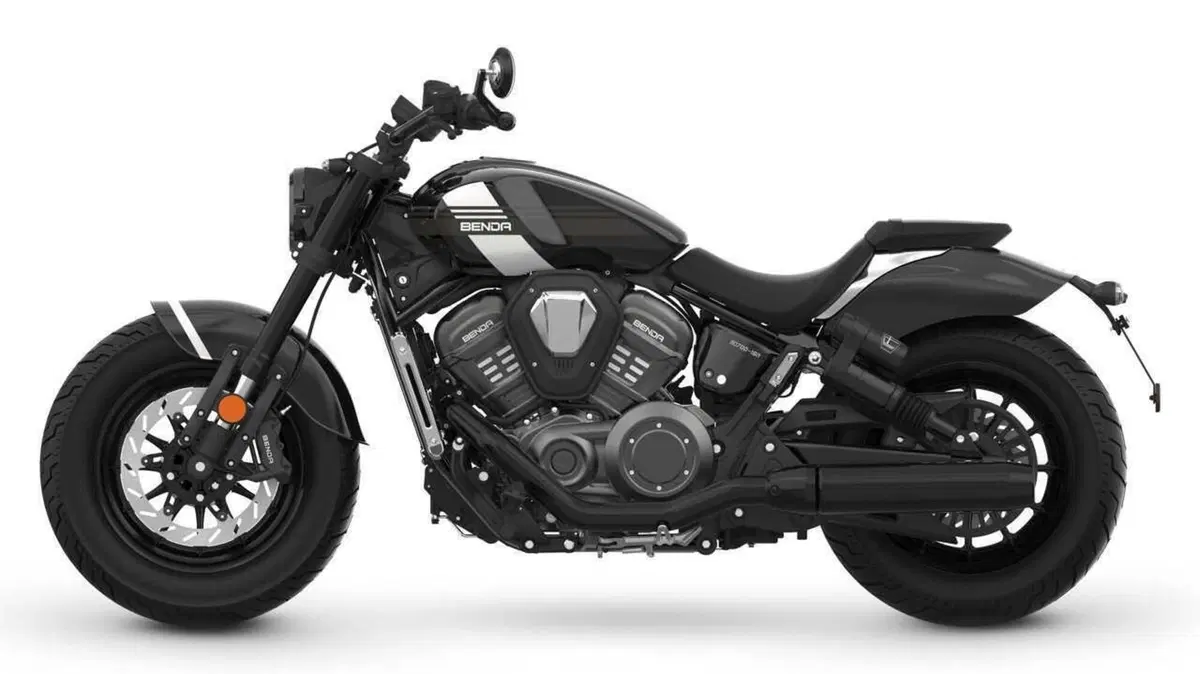 BENDA Rock 707: la cruiser che si abbassa da sola e non ha bisogno della frizione (7)