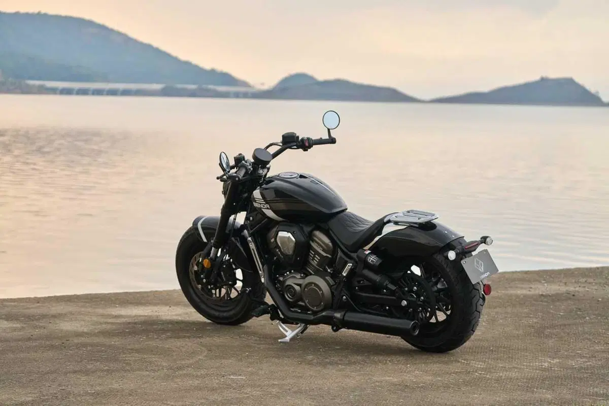 BENDA Rock 707: la cruiser che si abbassa da sola e non ha bisogno della frizione (9)