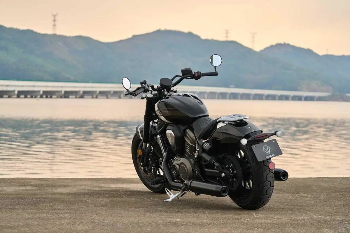 BENDA Rock 707: la cruiser che si abbassa da sola e non ha bisogno della frizione (10)