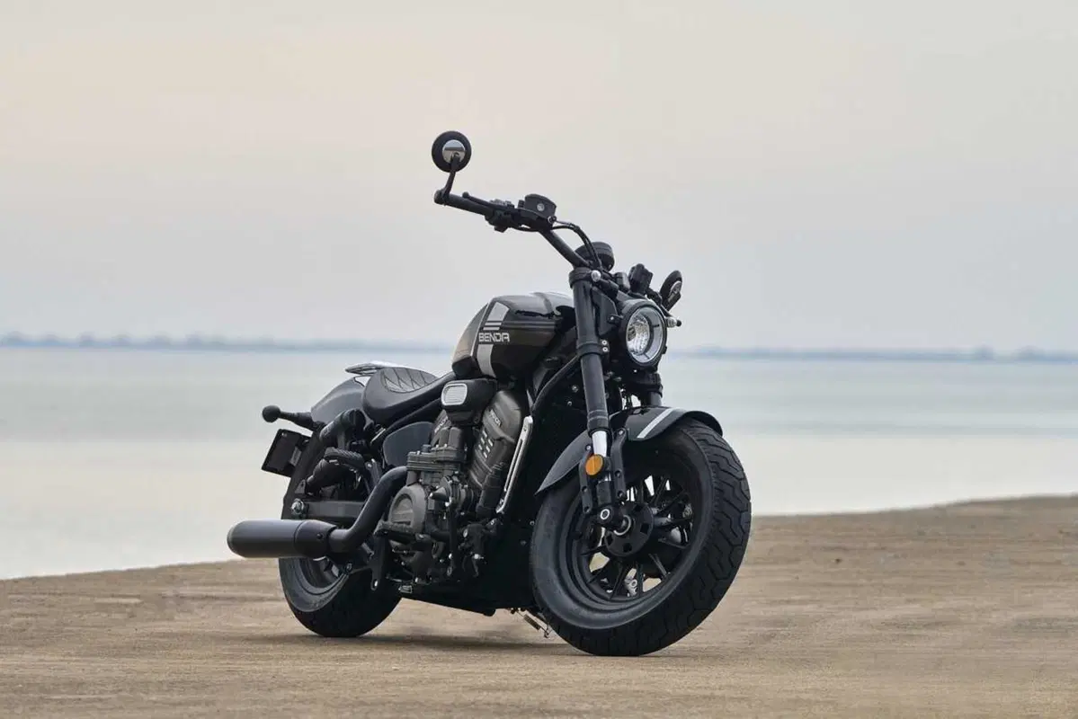 BENDA Rock 707: la cruiser che si abbassa da sola e non ha bisogno della frizione (13)