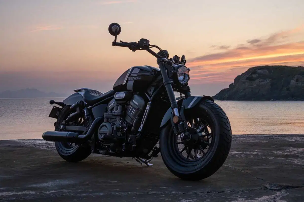 BENDA Rock 707: la cruiser che si abbassa da sola e non ha bisogno della frizione (14)