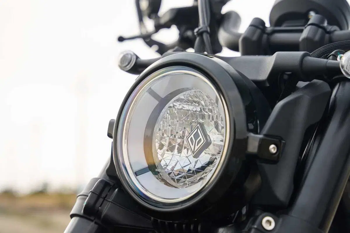 BENDA Rock 707: la cruiser che si abbassa da sola e non ha bisogno della frizione (19)