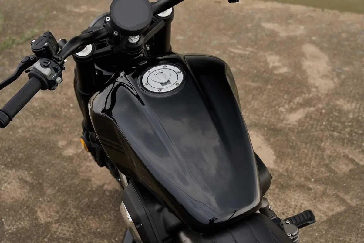 BENDA Rock 707: la cruiser che si abbassa da sola e non ha bisogno della frizione (31)