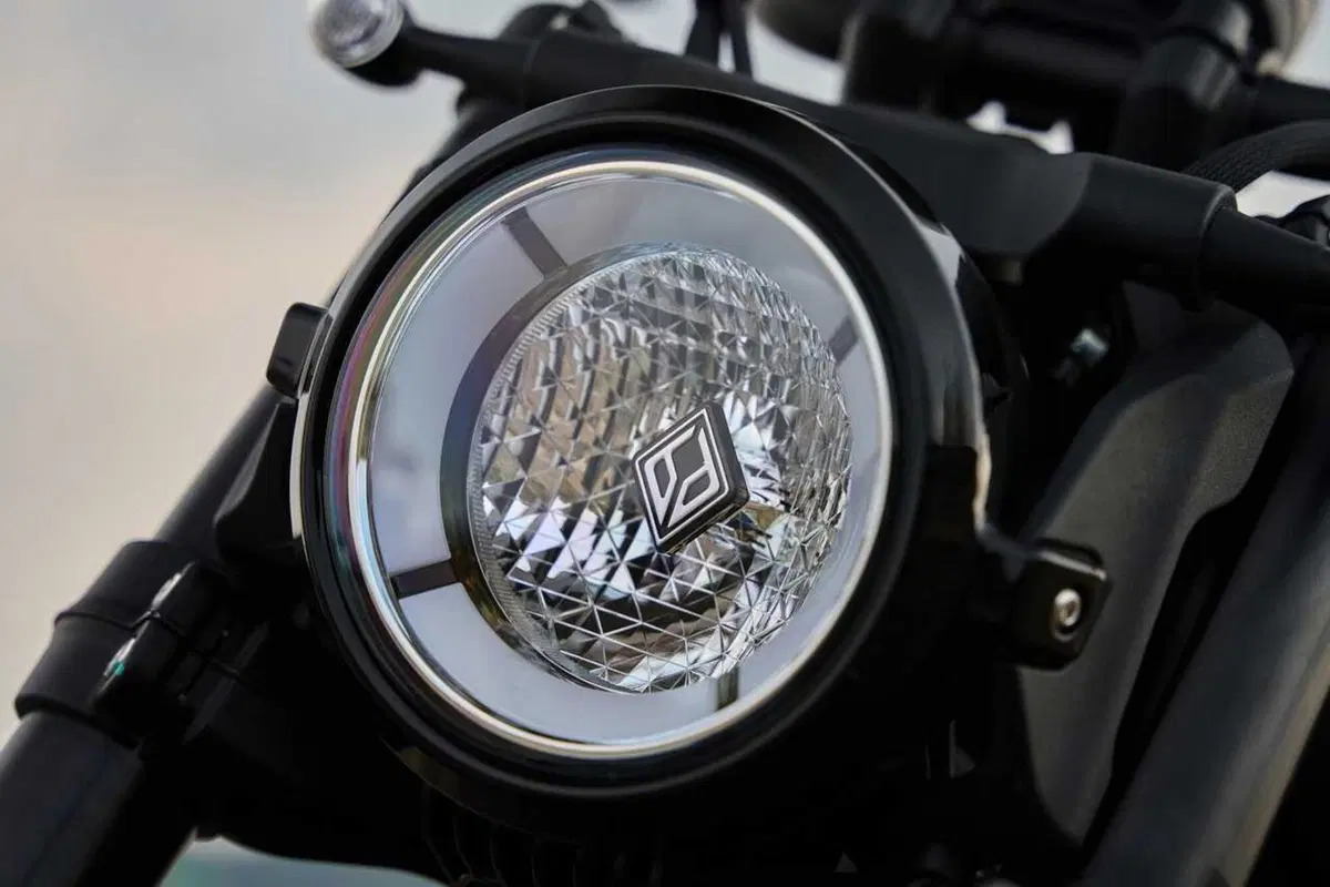 BENDA Rock 707: la cruiser che si abbassa da sola e non ha bisogno della frizione (35)