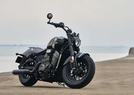 BENDA Rock 707: la cruiser che si abbassa da sola e non ha bisogno della frizione