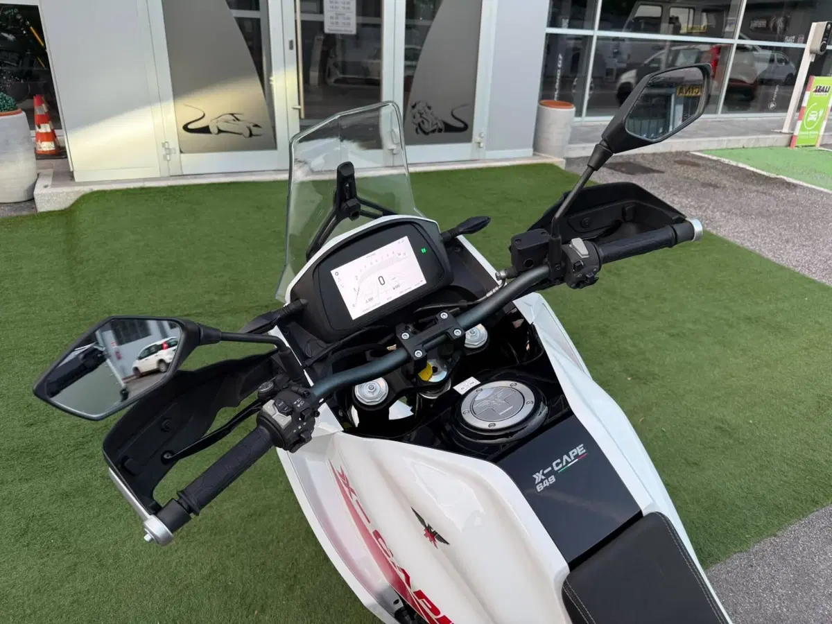 Moto Morini X-Cape 650 (2021 - 26) (15)