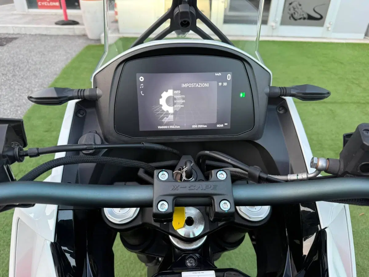 Moto Morini X-Cape 650 (2021 - 26) (18)