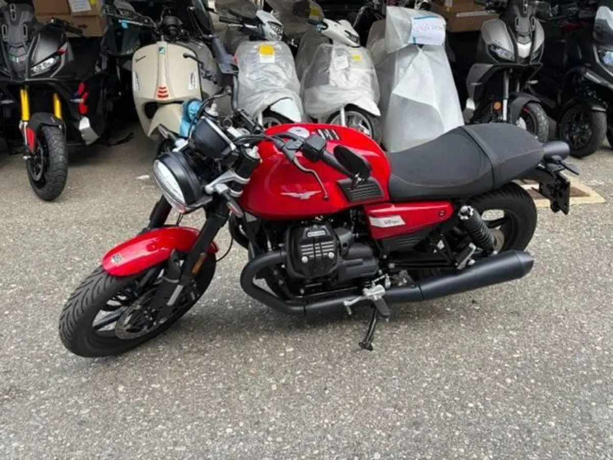 Moto Guzzi V7 Sport (2025 - 26) (3)