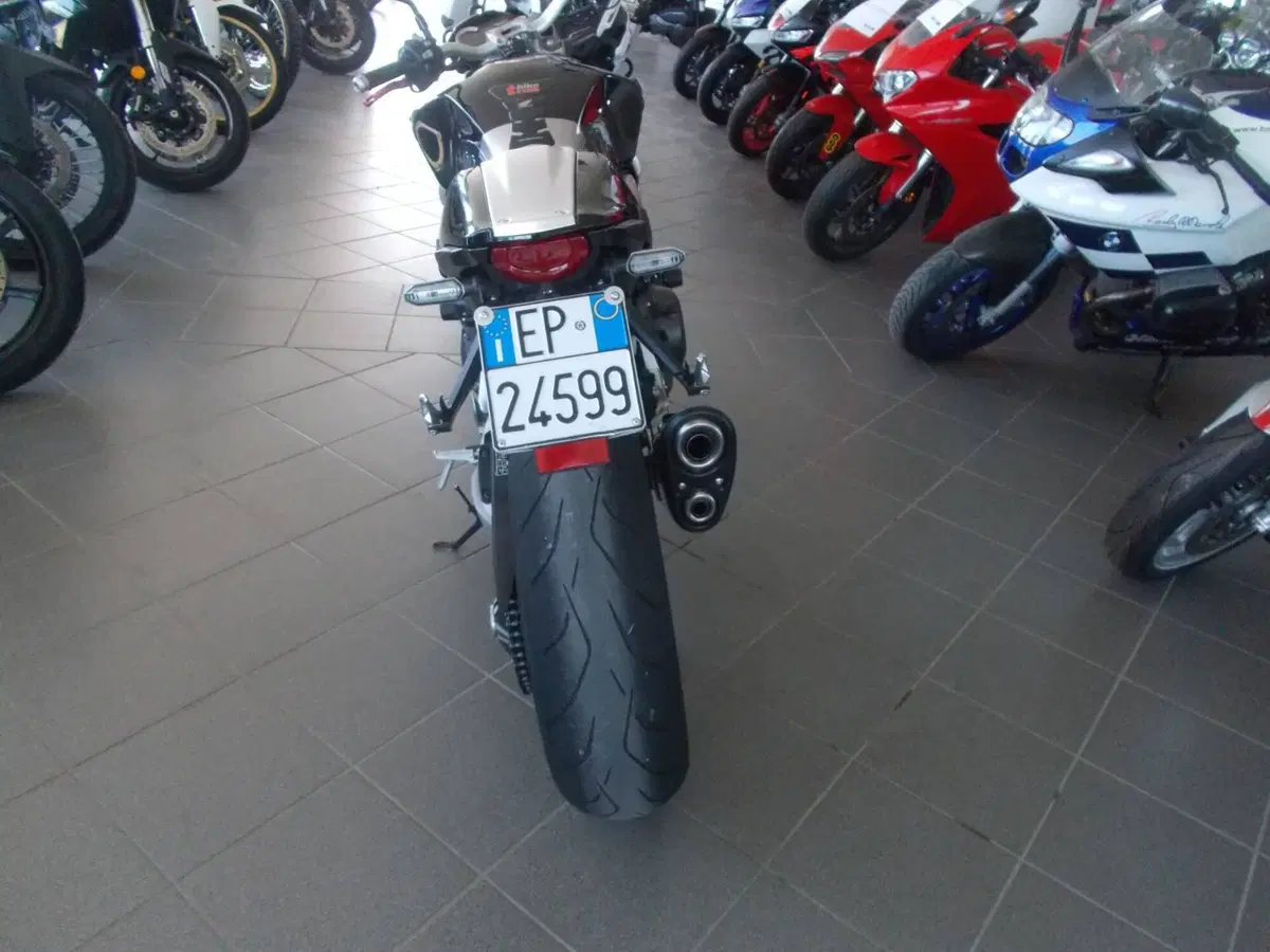 Honda CB 1000 R + Neo Sport Cafè (2019 - 20) (3)