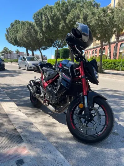 Honda CB 750 Hornet (2023 - 24) usata