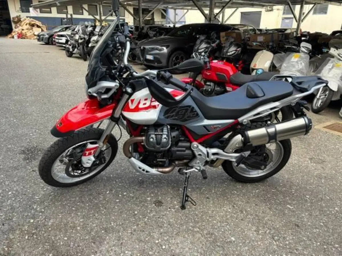 Moto Guzzi V85 TT (2024 - 26) (3)
