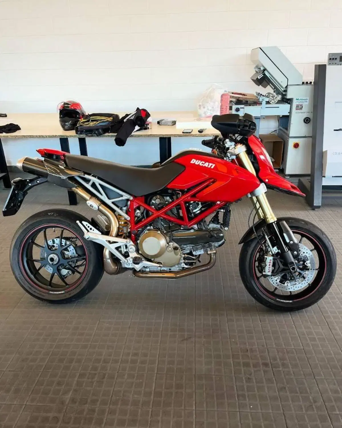 Ducati Hypermotard 1100 S (2007 - 09) (3)
