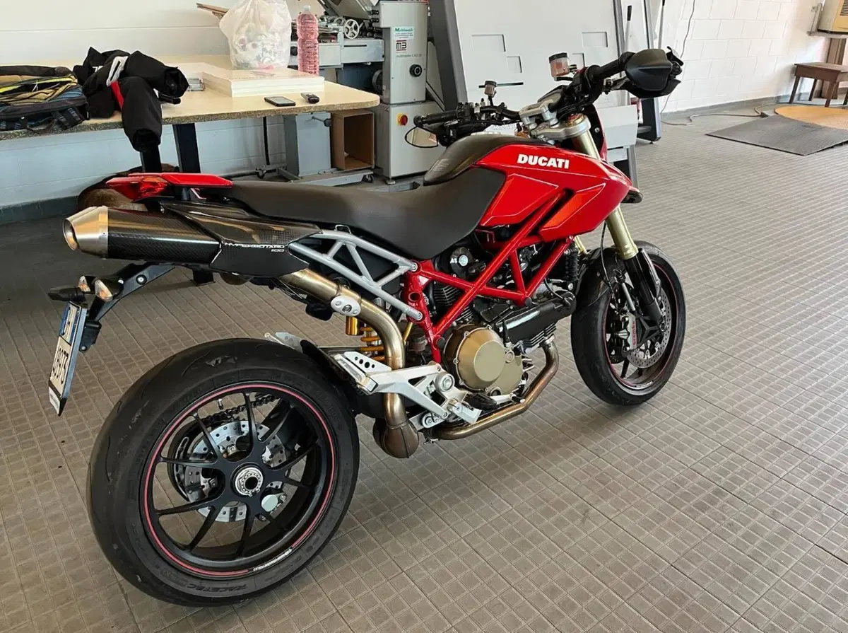 Ducati Hypermotard 1100 S (2007 - 09) (4)
