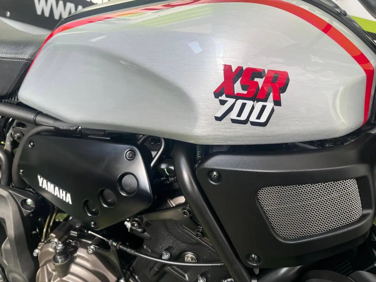 Yamaha XSR 700 XTribute (2022 - 24) (8)