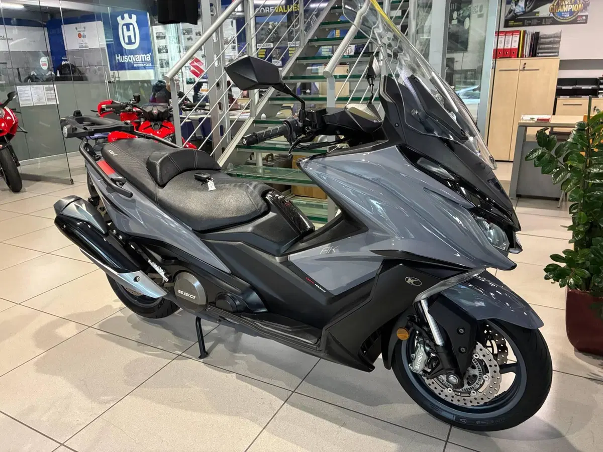 Kymco AK 550 (2017 - 19) (2)
