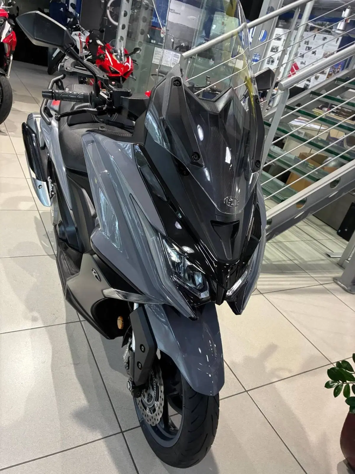 Kymco AK 550 (2017 - 19) (3)
