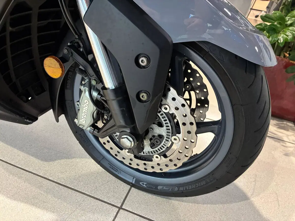 Kymco AK 550 (2017 - 19) (4)