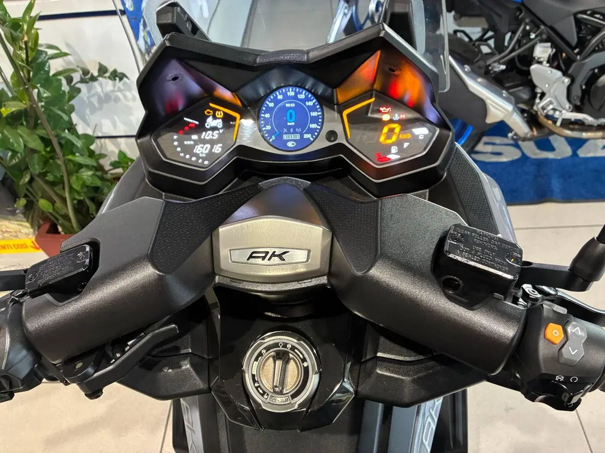 Kymco AK 550 (2017 - 19) (8)