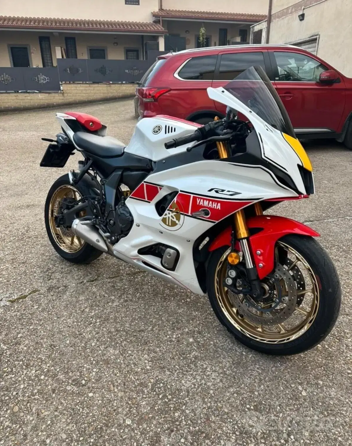 Yamaha YZF R7 World GP 60th Anniversary (2022 - 23) (3)