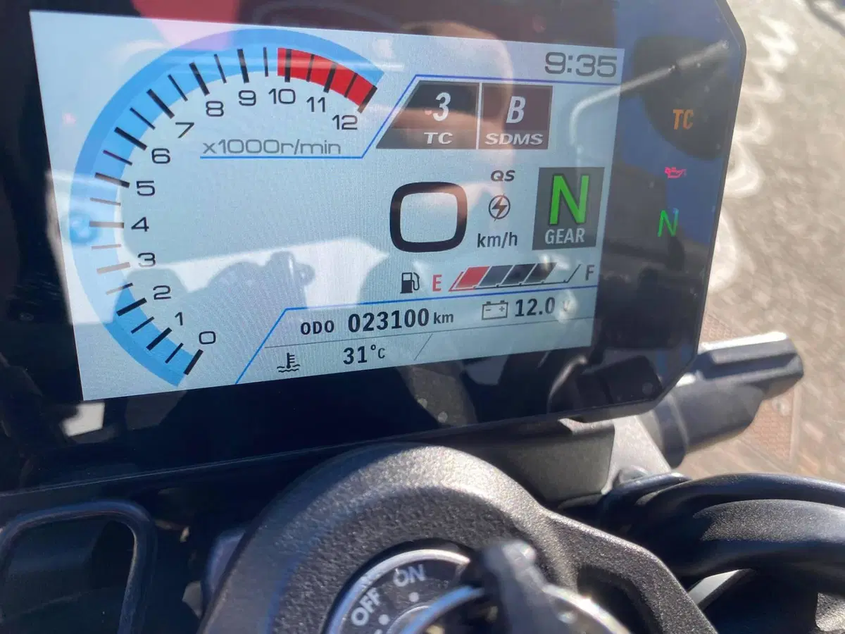 Suzuki GSX-8S (2023 - 24) (4)